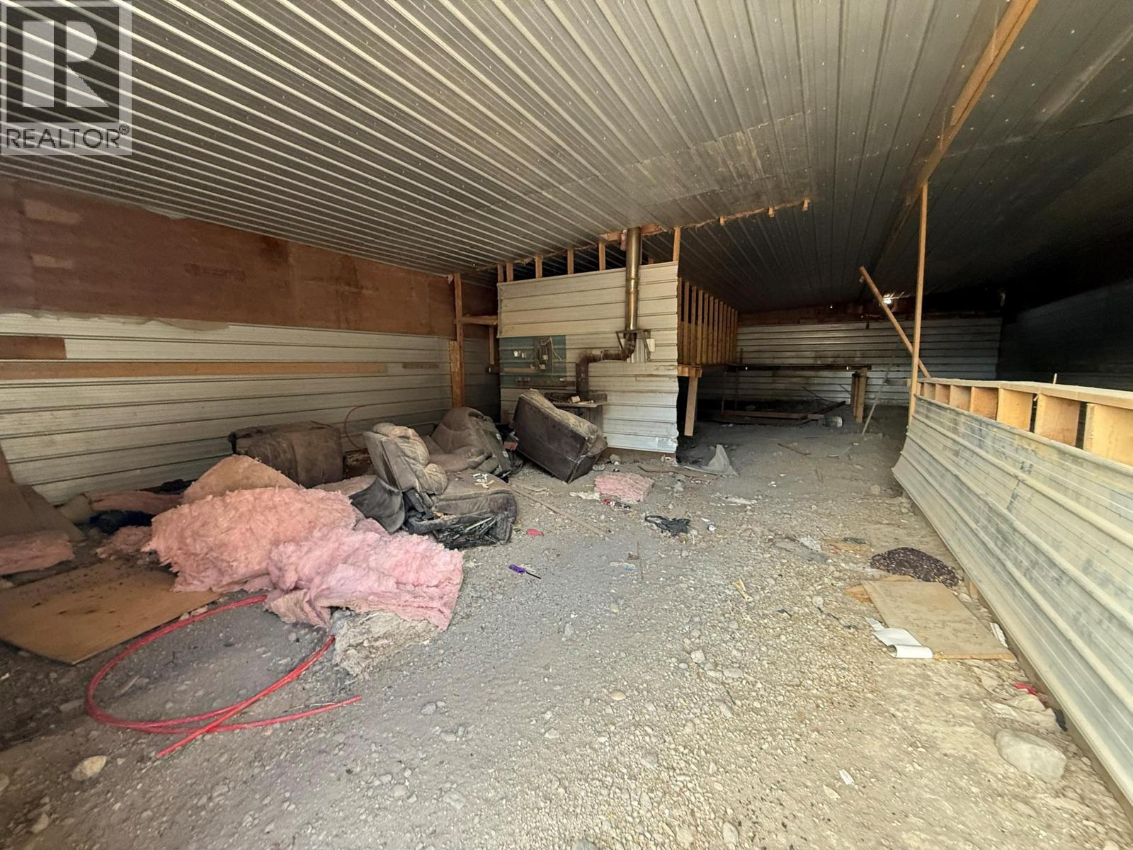 3580 CARIBOO 97 HIGHWAY - 12