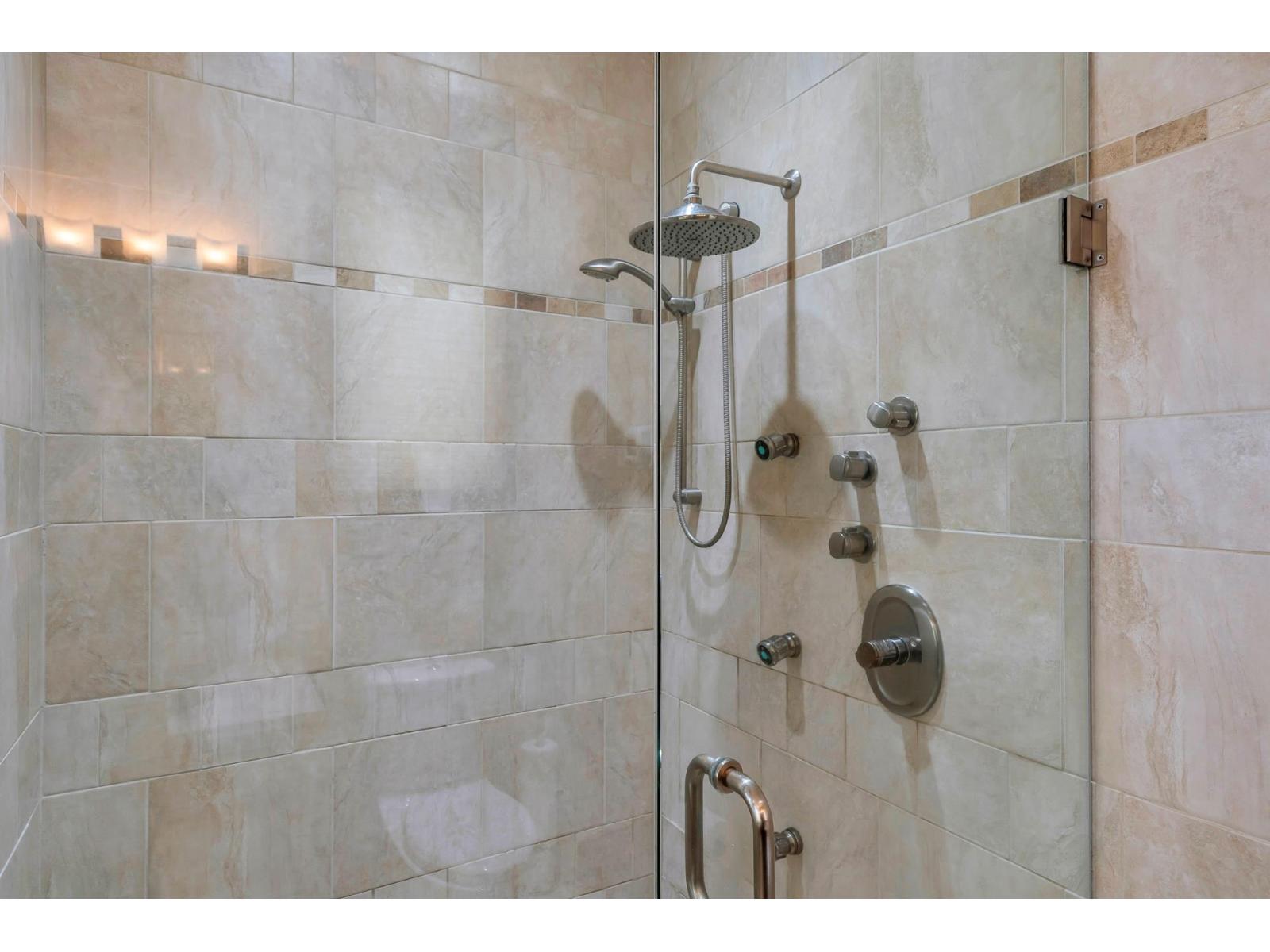 15364 VICTORIA AVENUE STREET, White Rock