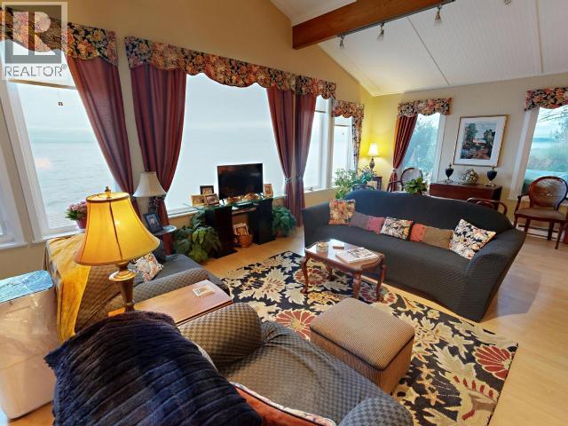 3377 ATREVIDA ROAD, Powell River