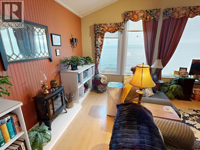 3377 ATREVIDA ROAD, Powell River