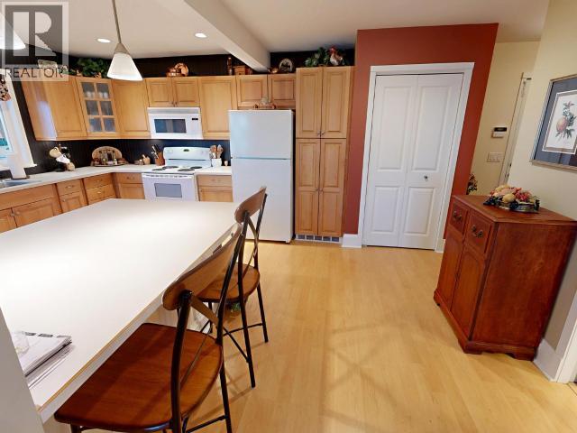 3377 ATREVIDA ROAD, Powell River