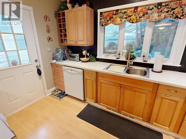 3377 ATREVIDA ROAD, Powell River