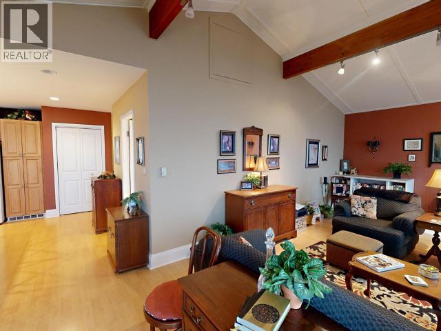 3377 ATREVIDA ROAD, Powell River