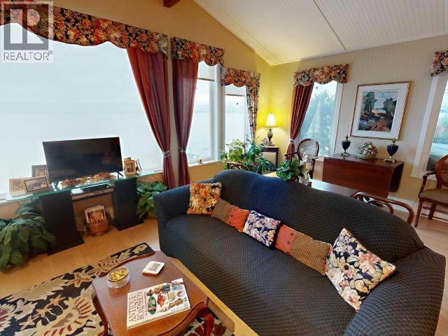 3377 ATREVIDA ROAD, Powell River