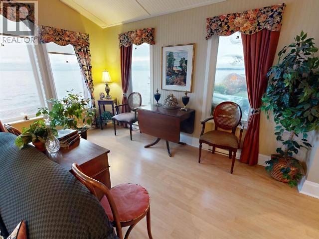 3377 ATREVIDA ROAD, Powell River