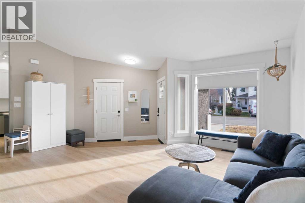 Single Family House 4 Level for Sale in  Riverside Crescent SE Riverbend Calgary 