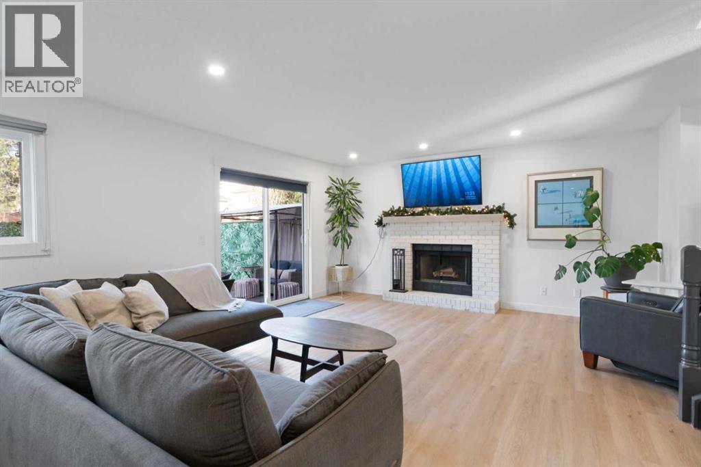 Single Family House 4 Level for Sale in  Riverside Crescent SE Riverbend Calgary 