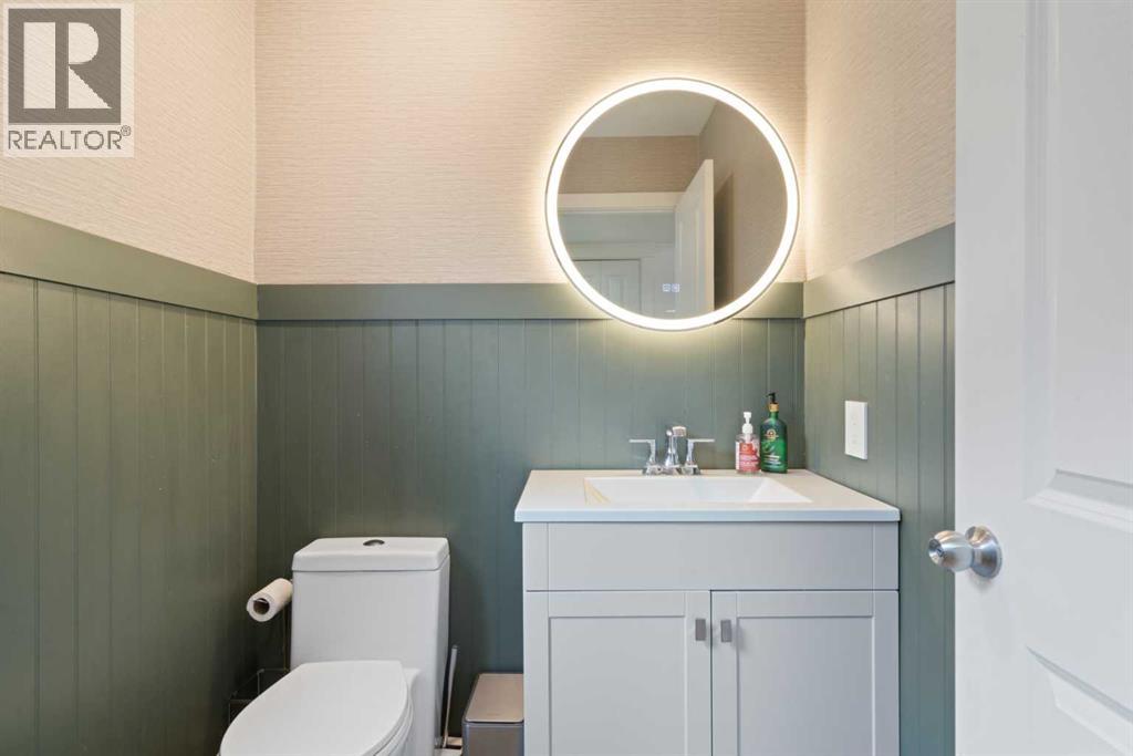 Single Family House 4 Level for Sale in  Riverside Crescent SE Riverbend Calgary 