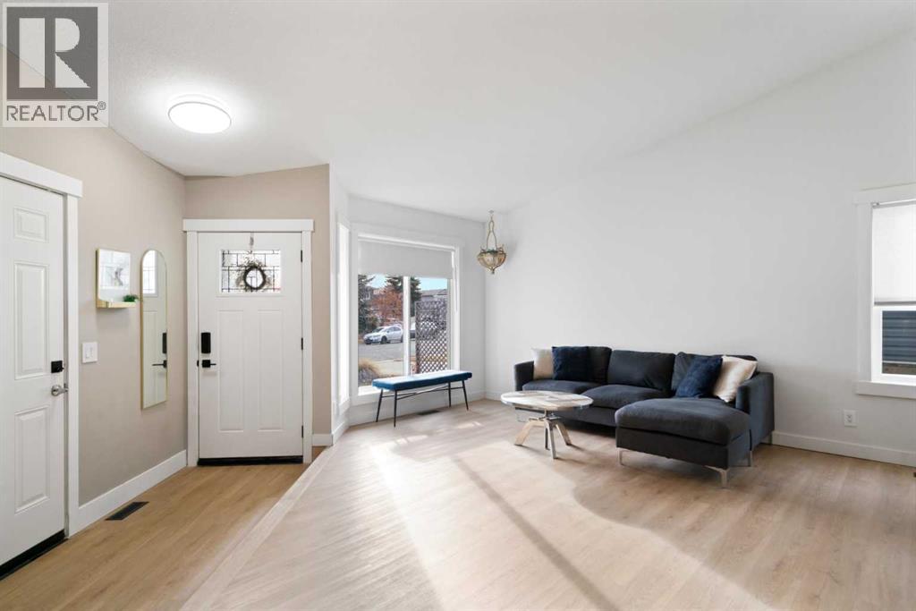 Single Family House 4 Level for Sale in  Riverside Crescent SE Riverbend Calgary 