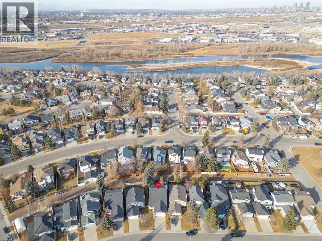 Single Family House 4 Level for Sale in  Riverside Crescent SE Riverbend Calgary 