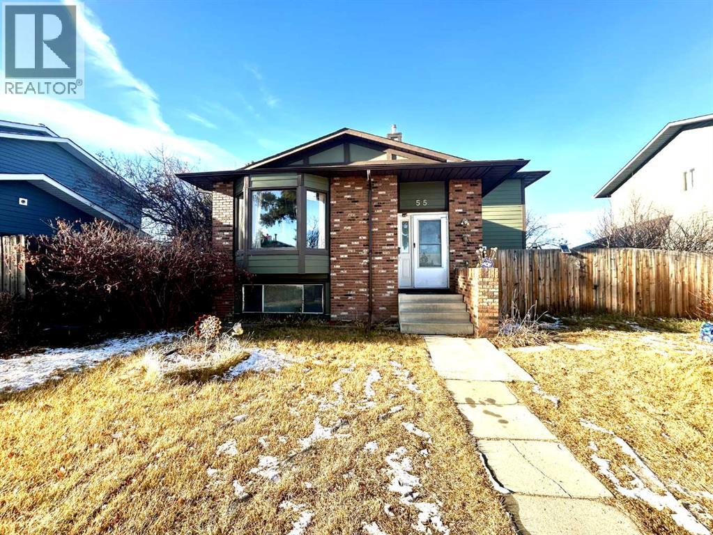Single Family House 4 Level for Sale in  Bermuda Close NW Beddington Heights Calgary 