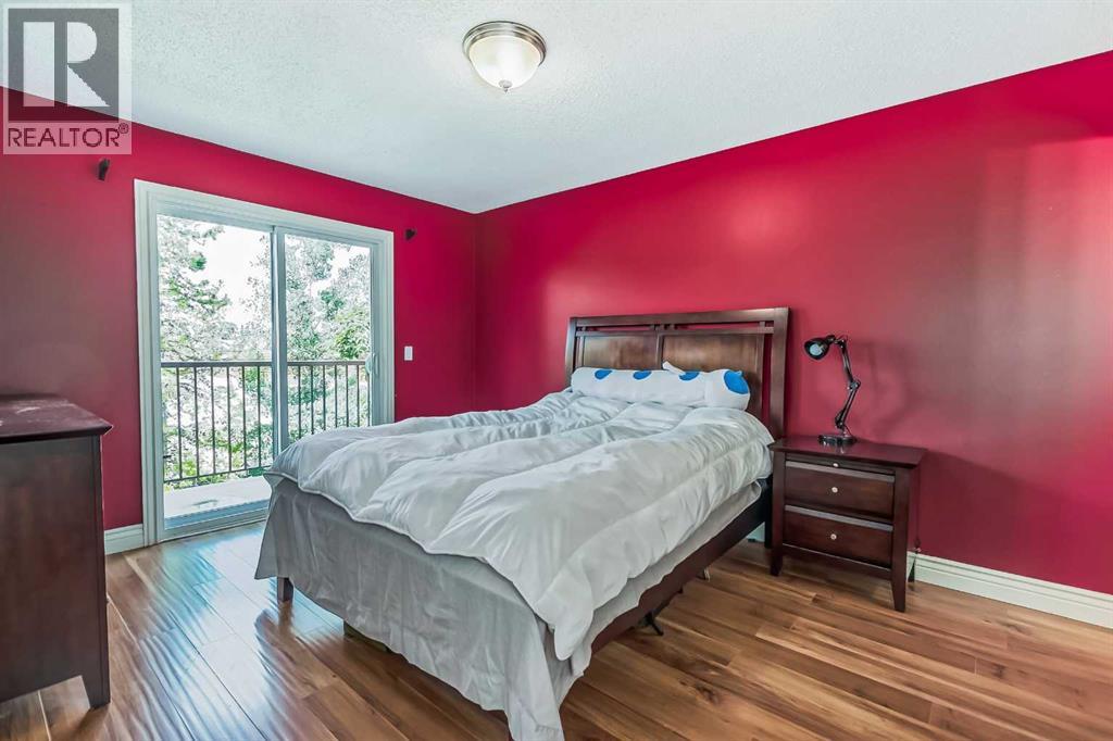 Single Family House 4 Level for Sale in  Bermuda Close NW Beddington Heights Calgary 