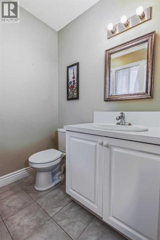 Single Family House 4 Level for Sale in  Bermuda Close NW Beddington Heights Calgary 