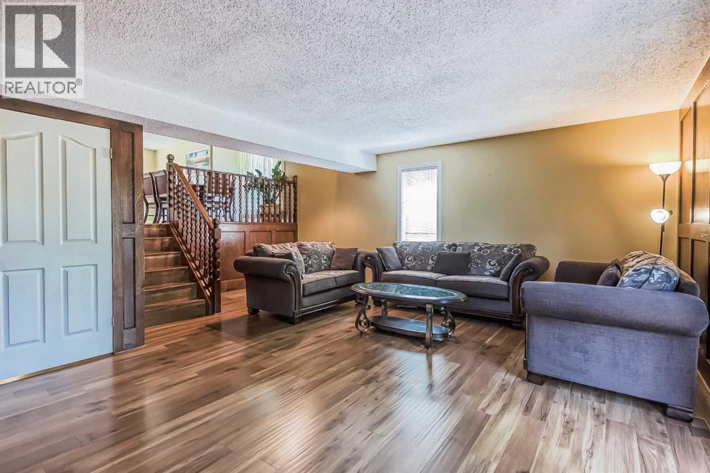 Single Family House 4 Level for Sale in  Bermuda Close NW Beddington Heights Calgary 