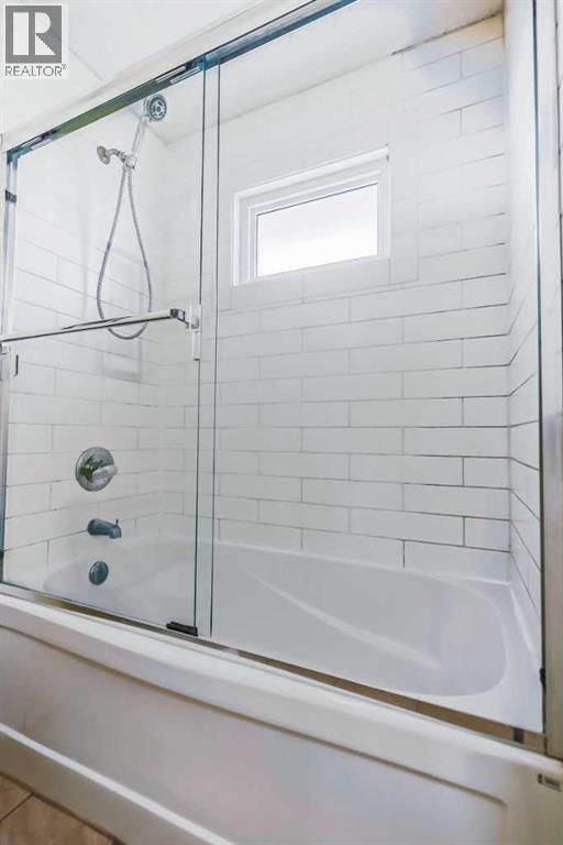 Single Family House 4 Level for Sale in  Bermuda Close NW Beddington Heights Calgary 