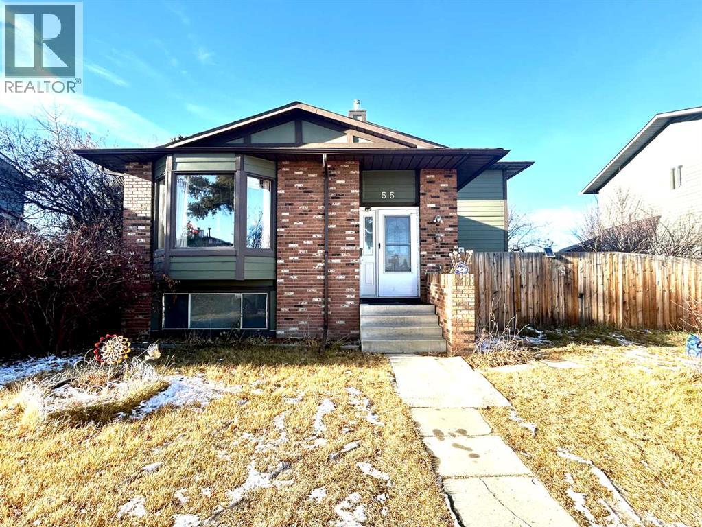 Single Family House 4 Level for Sale in  Bermuda Close NW Beddington Heights Calgary 