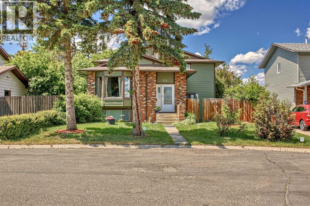 Single Family House 4 Level for Sale in  Bermuda Close NW Beddington Heights Calgary 