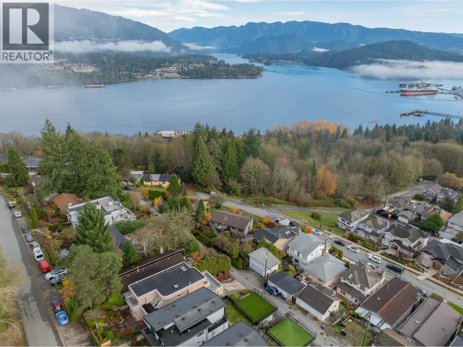 211 N WARWICK AVENUE, Burnaby