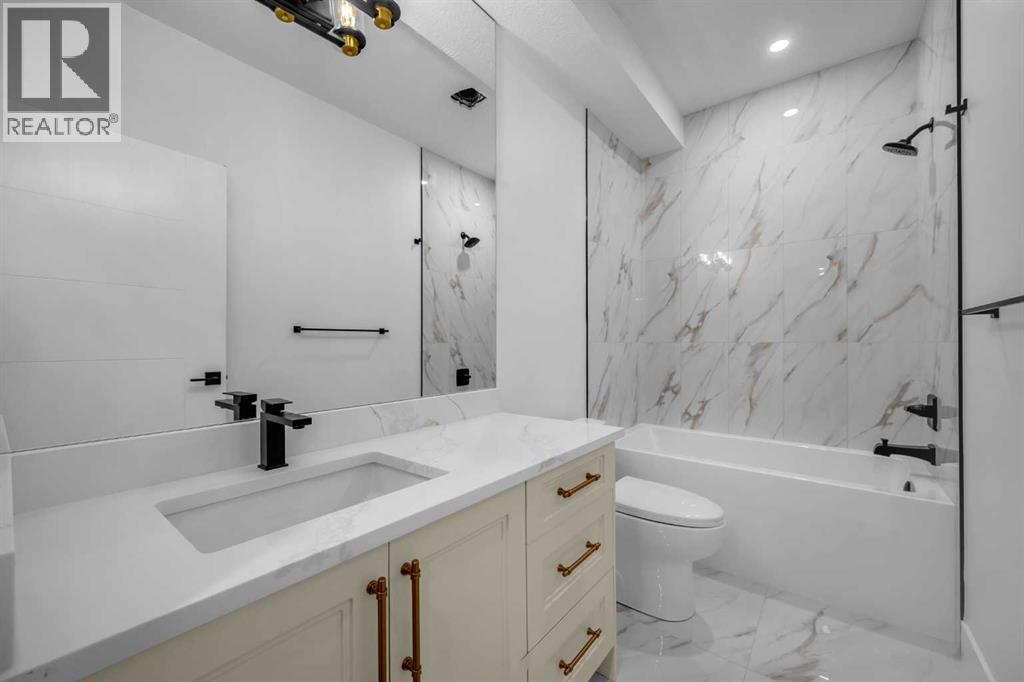 Single Family House for Sale in   Avenue SW North Glenmore Park Calgary 