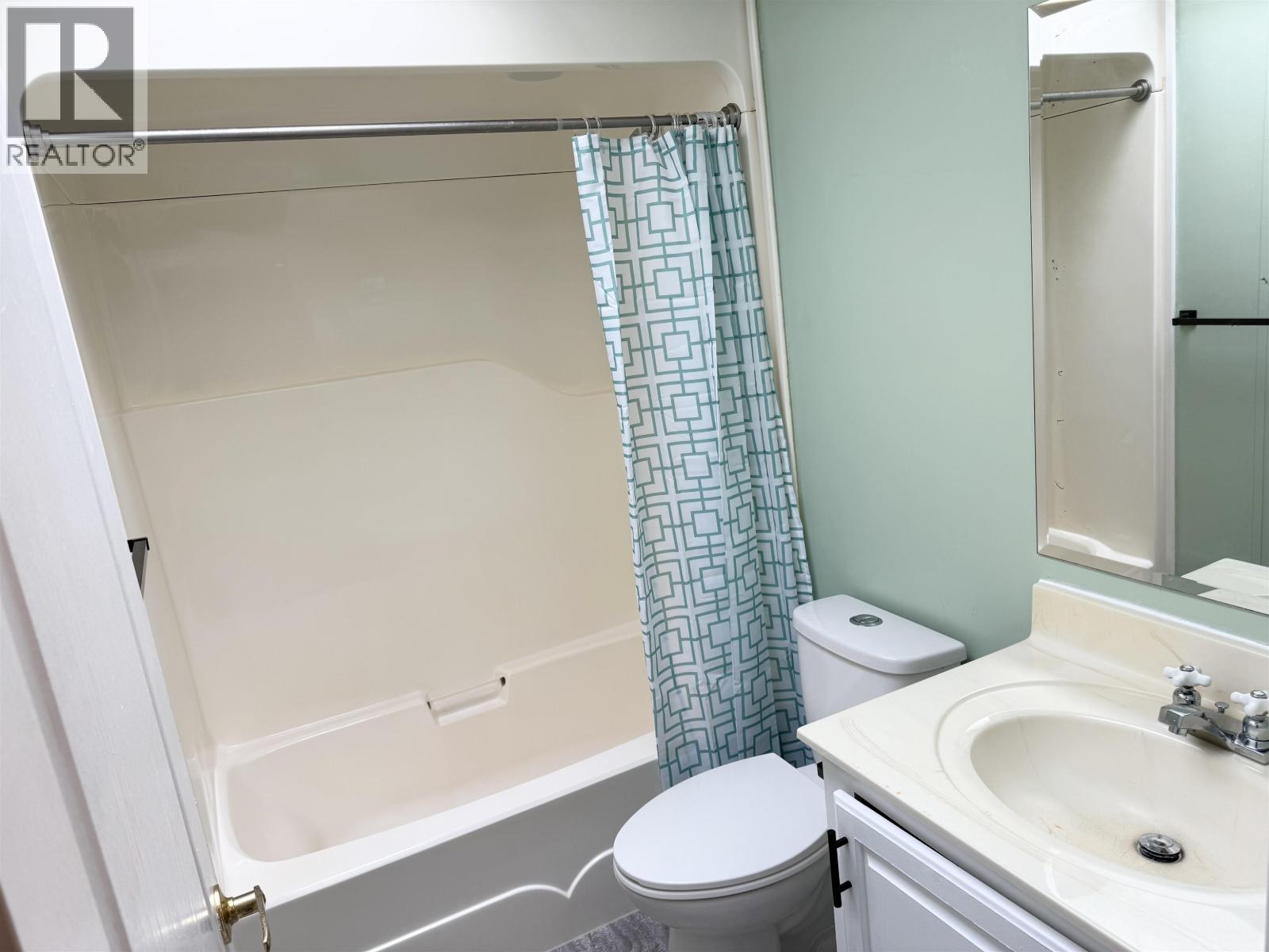 96 1413 SUNSHINE COAST HIGHWAY, Gibsons