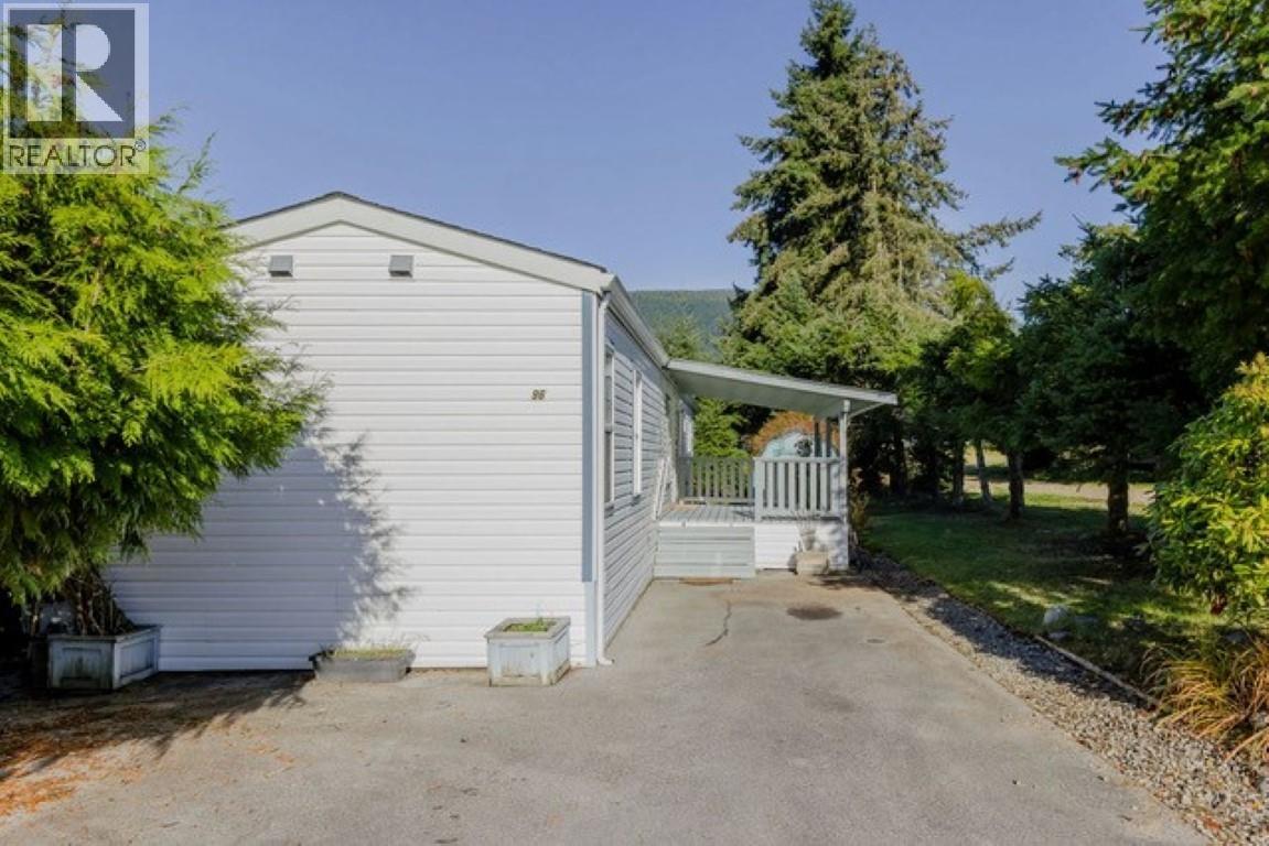 96 1413 SUNSHINE COAST HIGHWAY, Gibsons