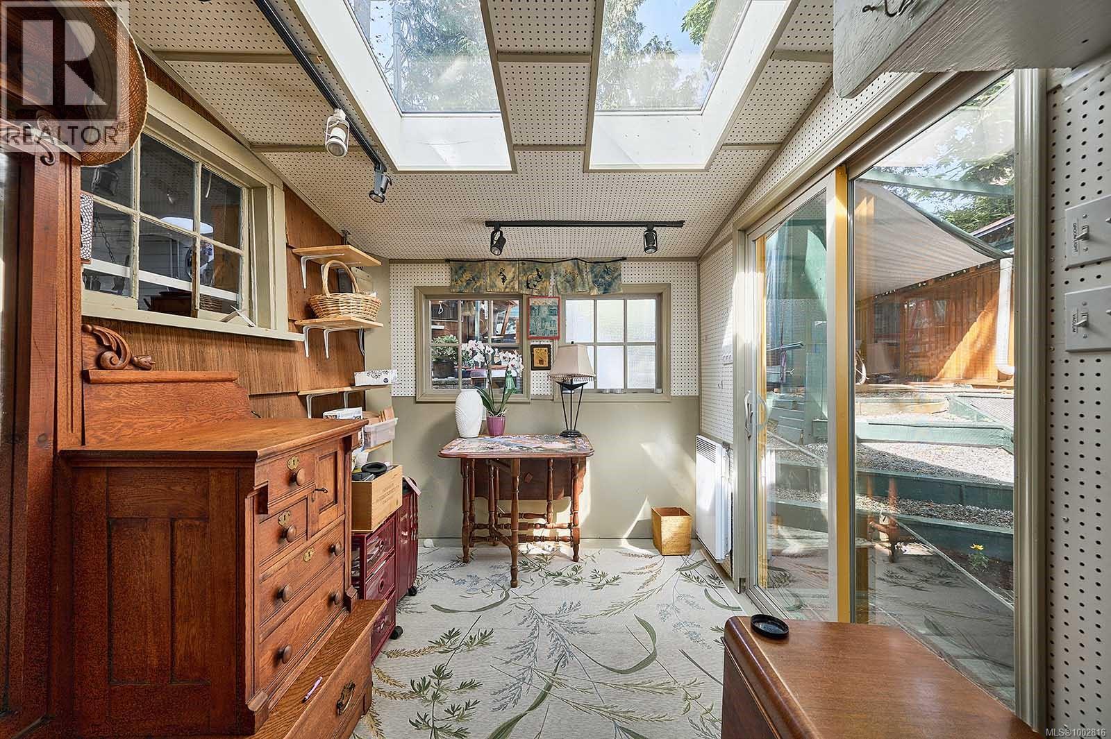  9005 Lochside Drive, North Saanich