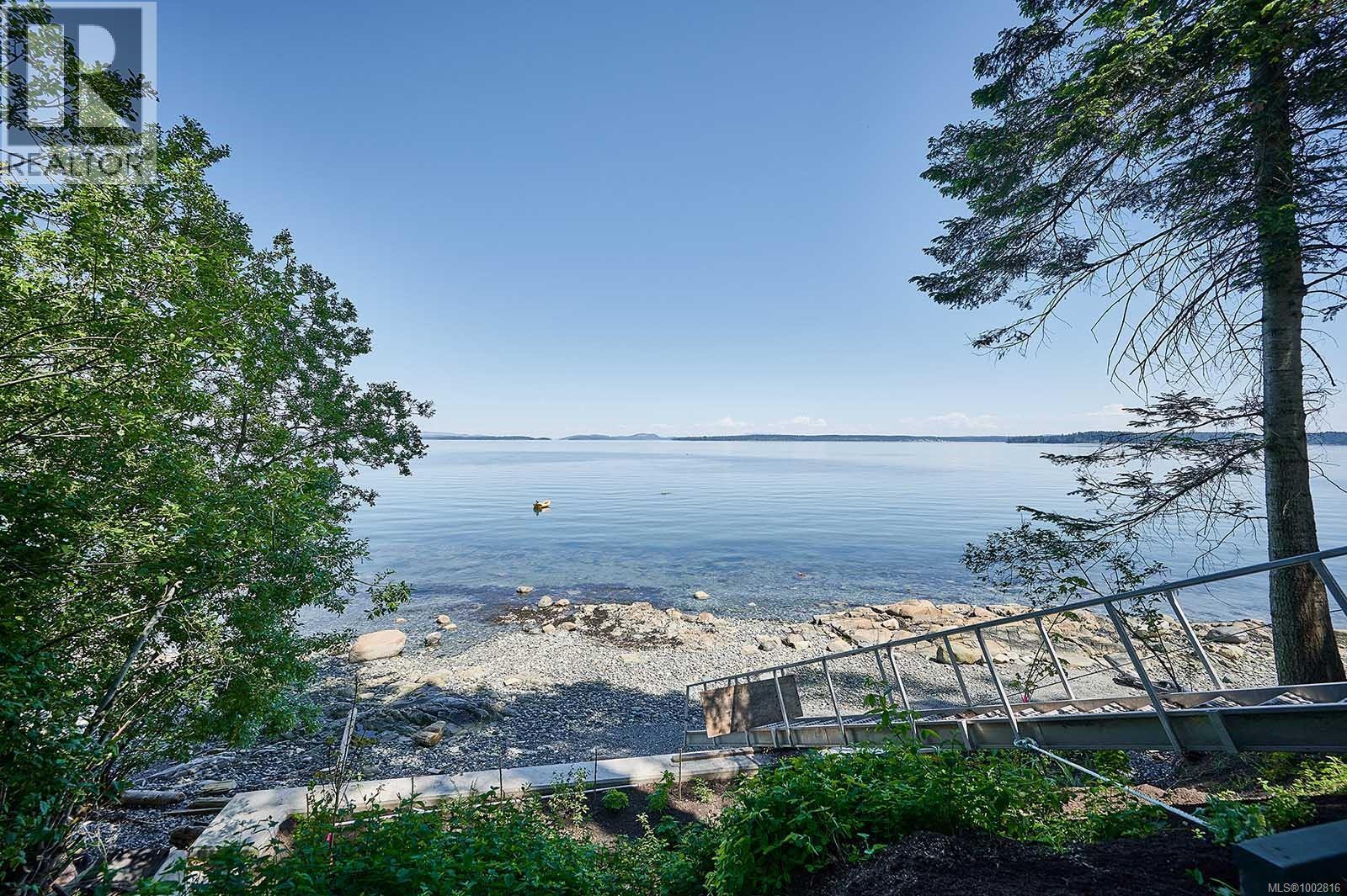  9005 Lochside Drive, North Saanich