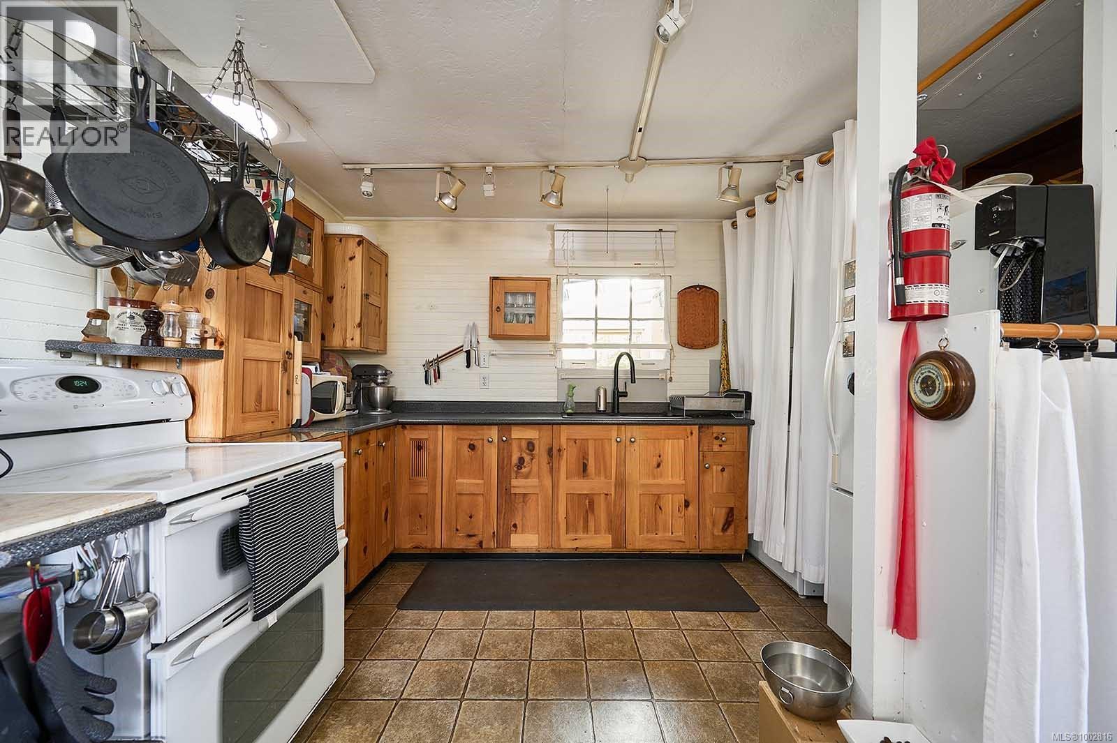  9005 Lochside Drive, North Saanich