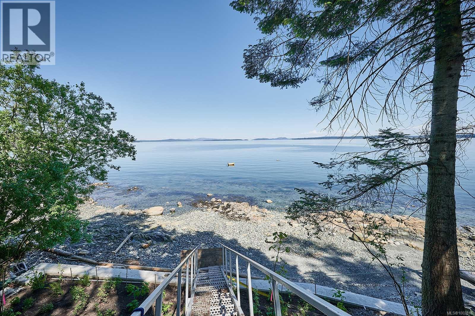  9005 Lochside Drive, North Saanich