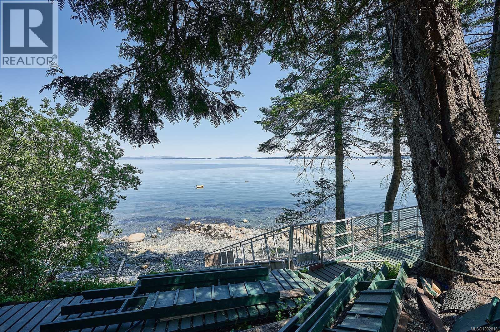  9005 Lochside Drive, North Saanich