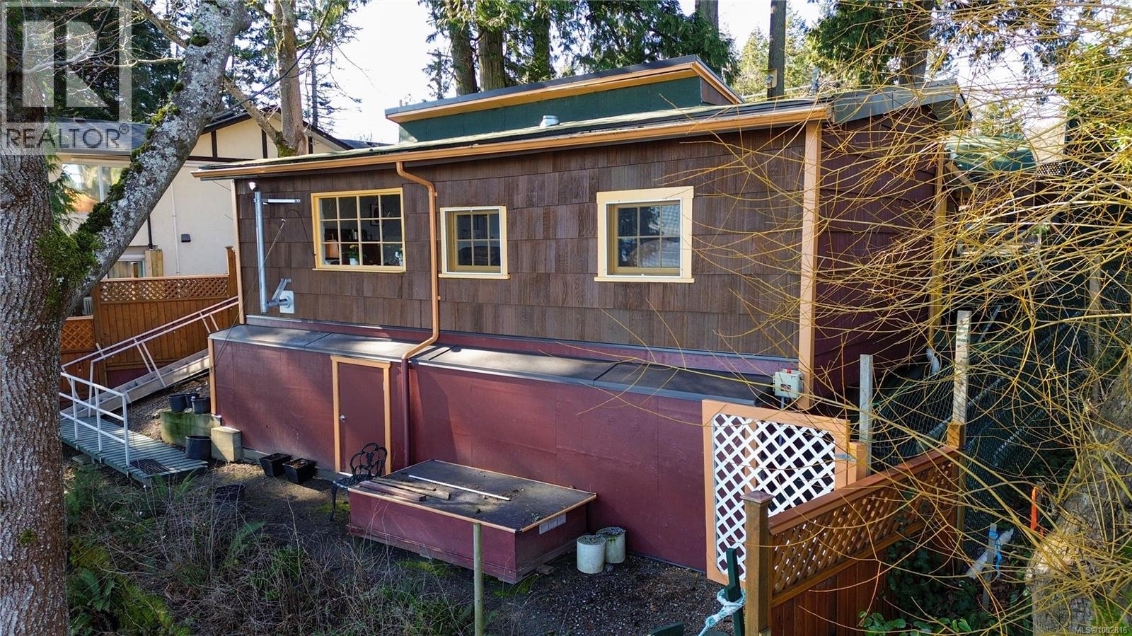  9005 Lochside Drive, North Saanich