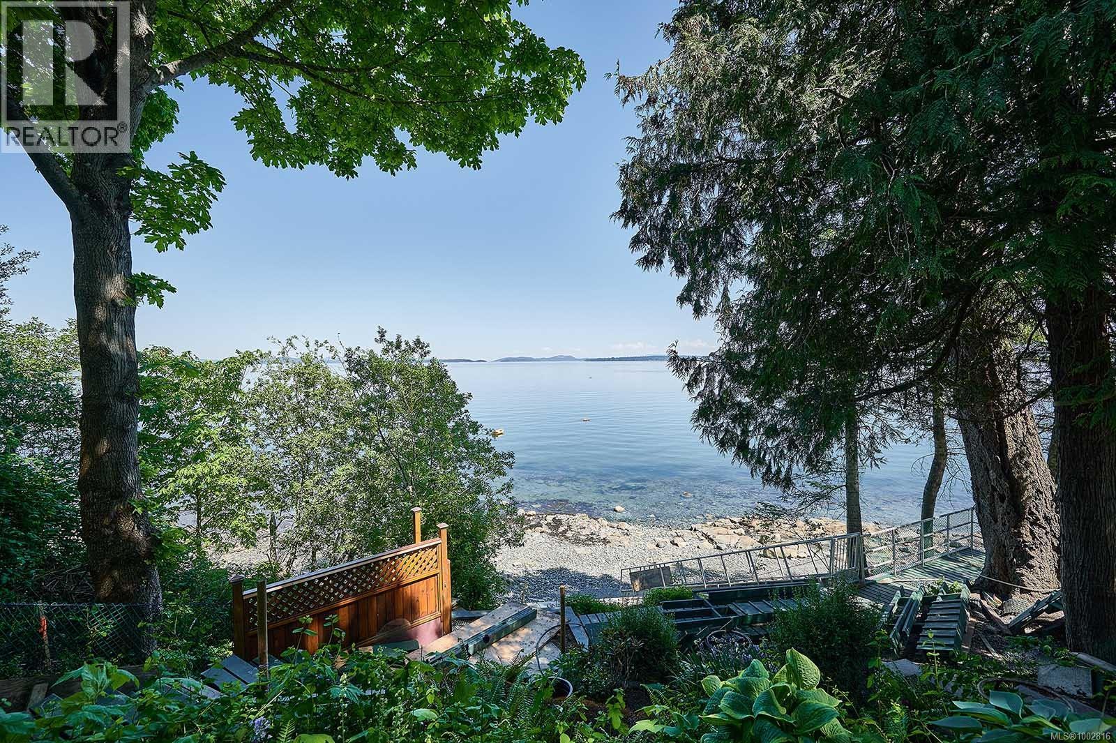  9005 Lochside Drive, North Saanich