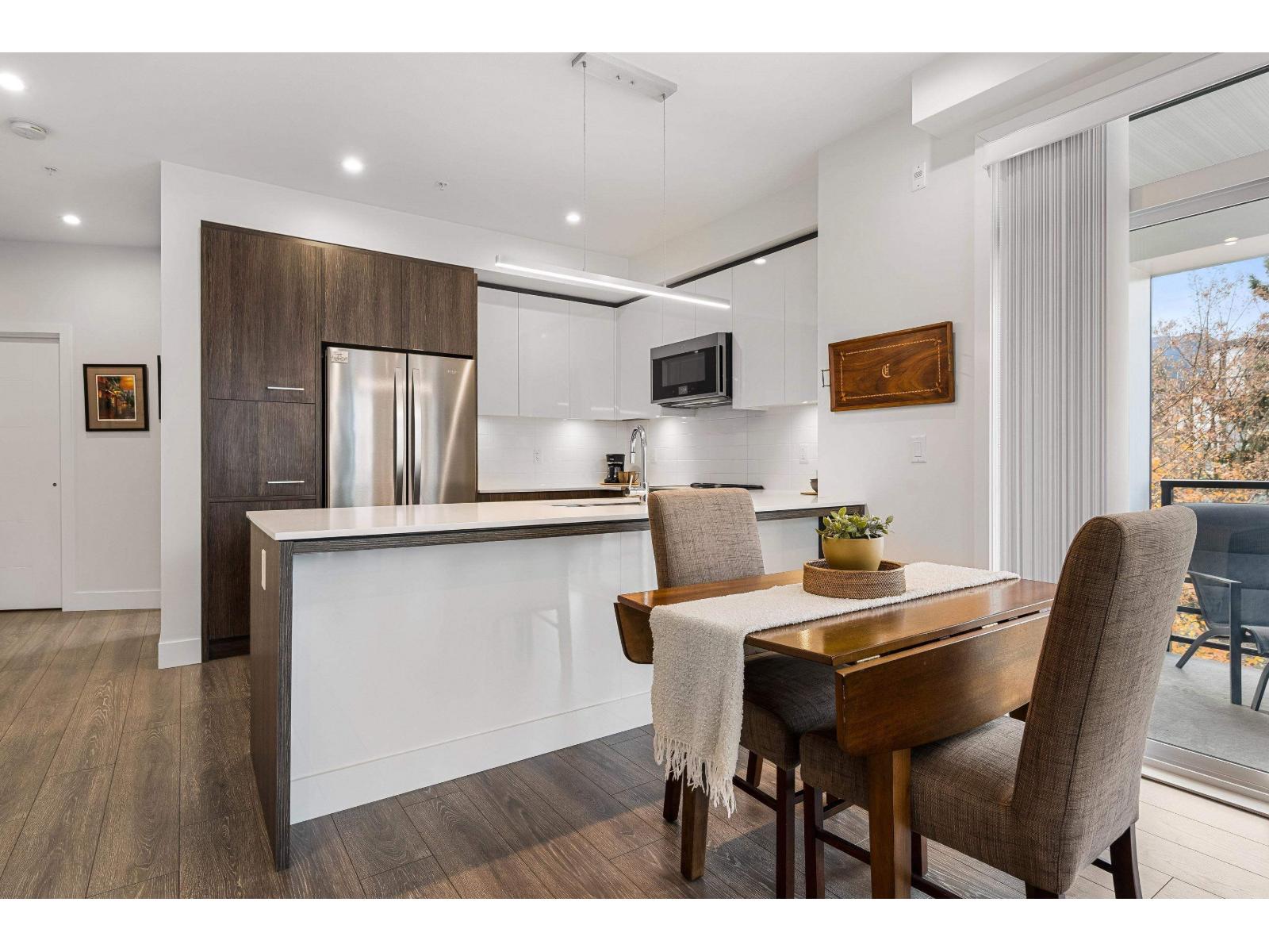 311 45510 MARKET WAY, Garrison Crossing, Chilliwack