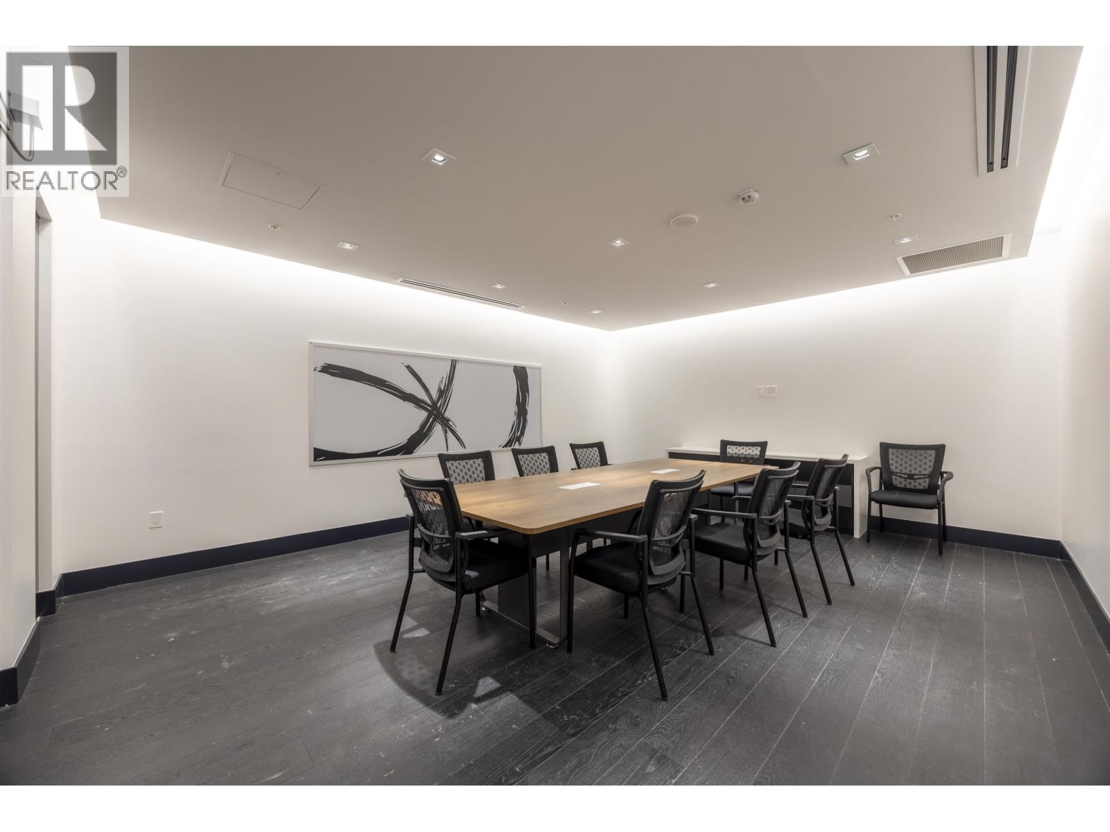 Office in Burnaby - Image 6