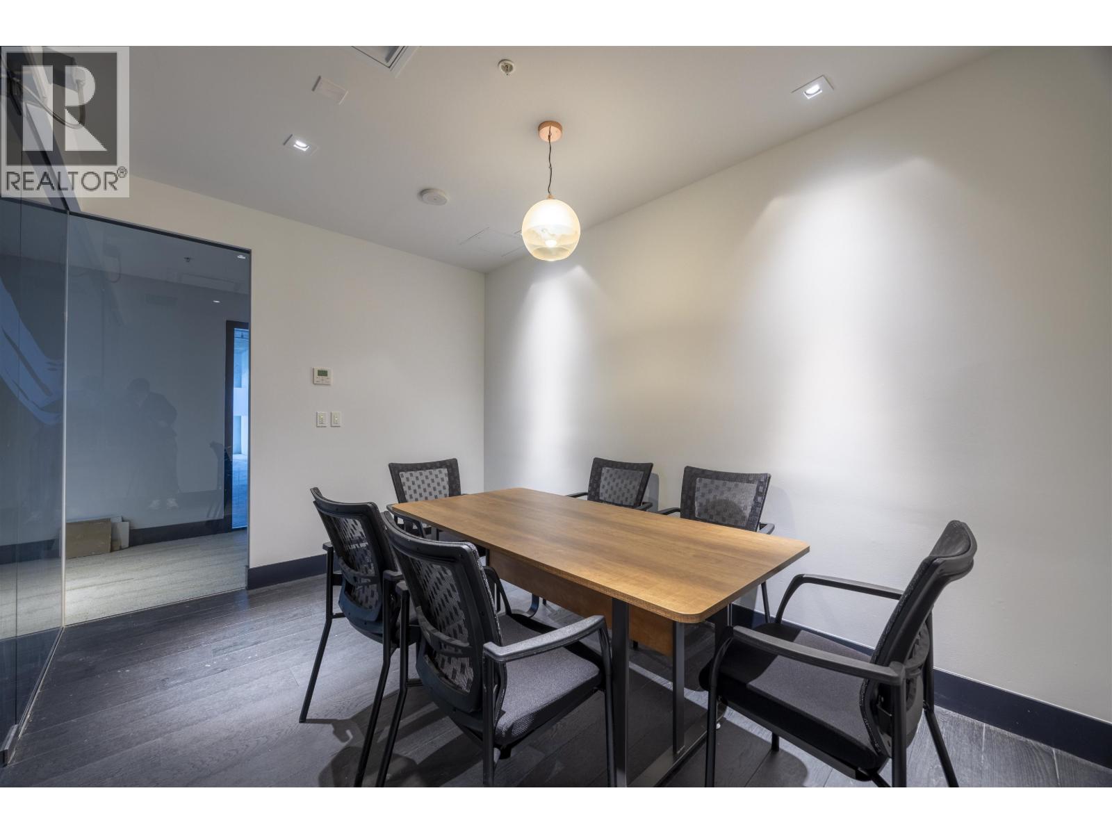 Office in Burnaby - Image 7
