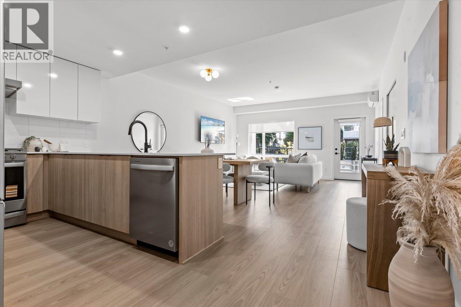 204 2277 HAWTHORNE AVENUE, Port Coquitlam