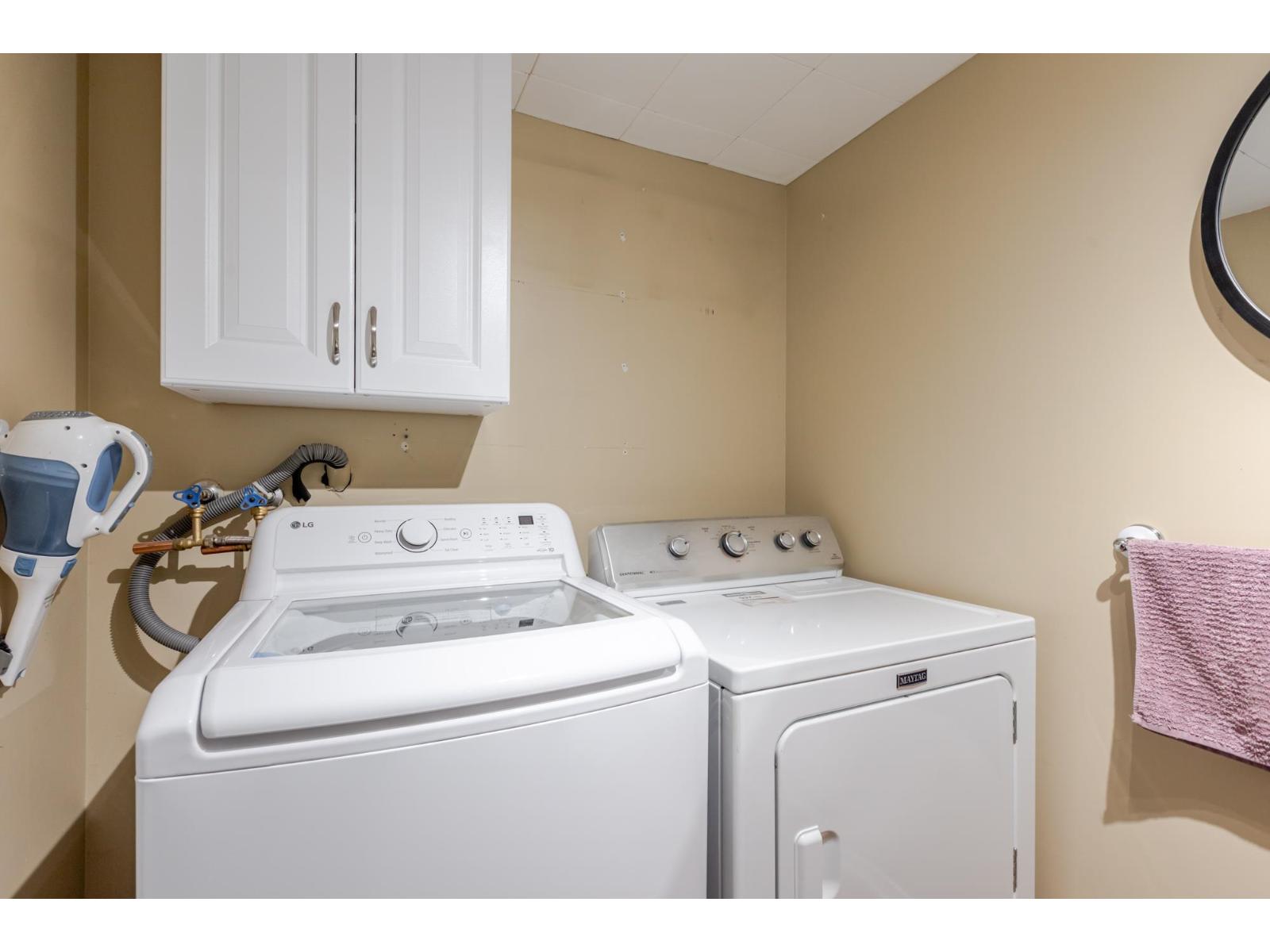 240 DAVIS CRESCENT, Langley