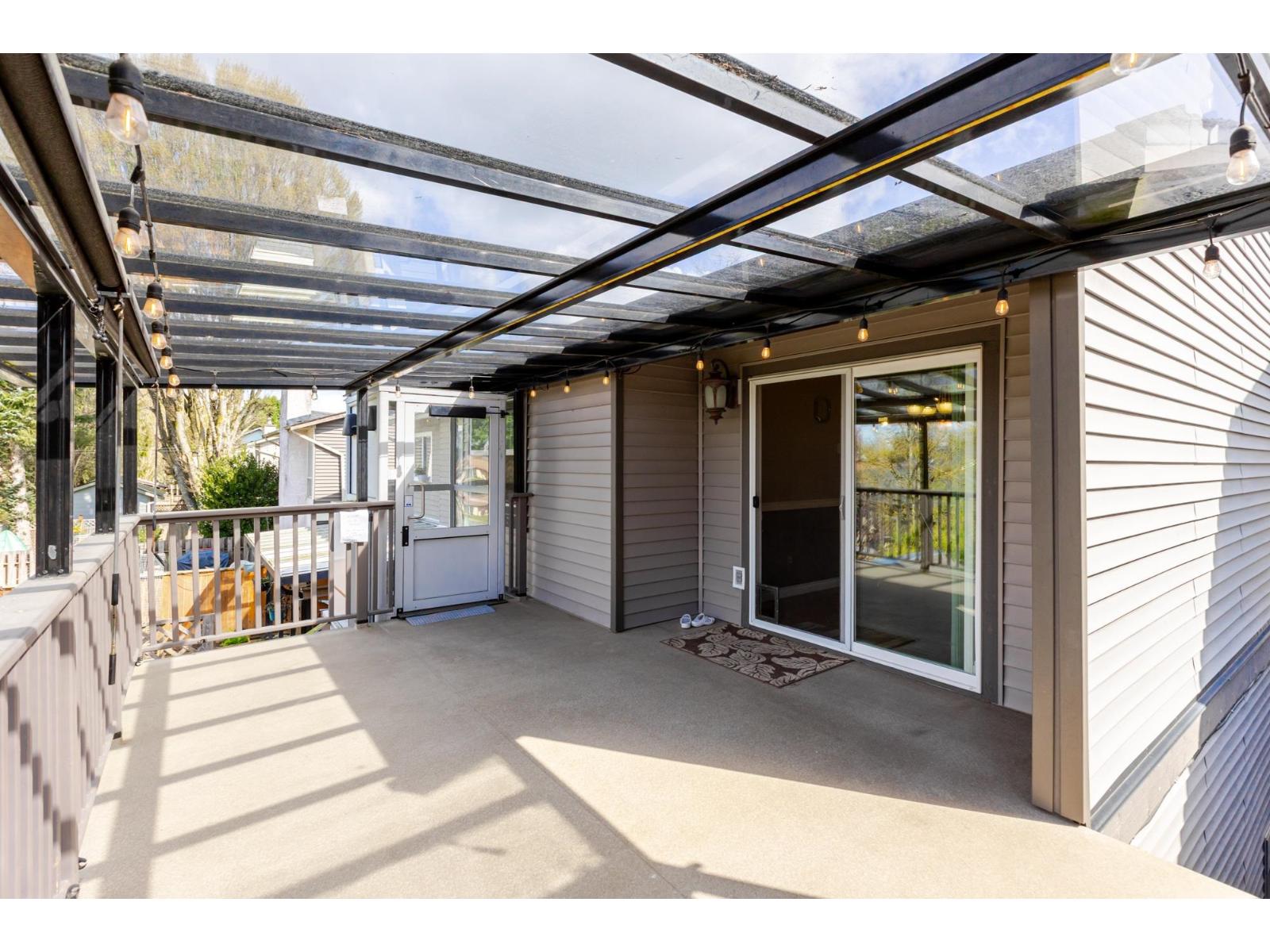 240 DAVIS CRESCENT, Langley