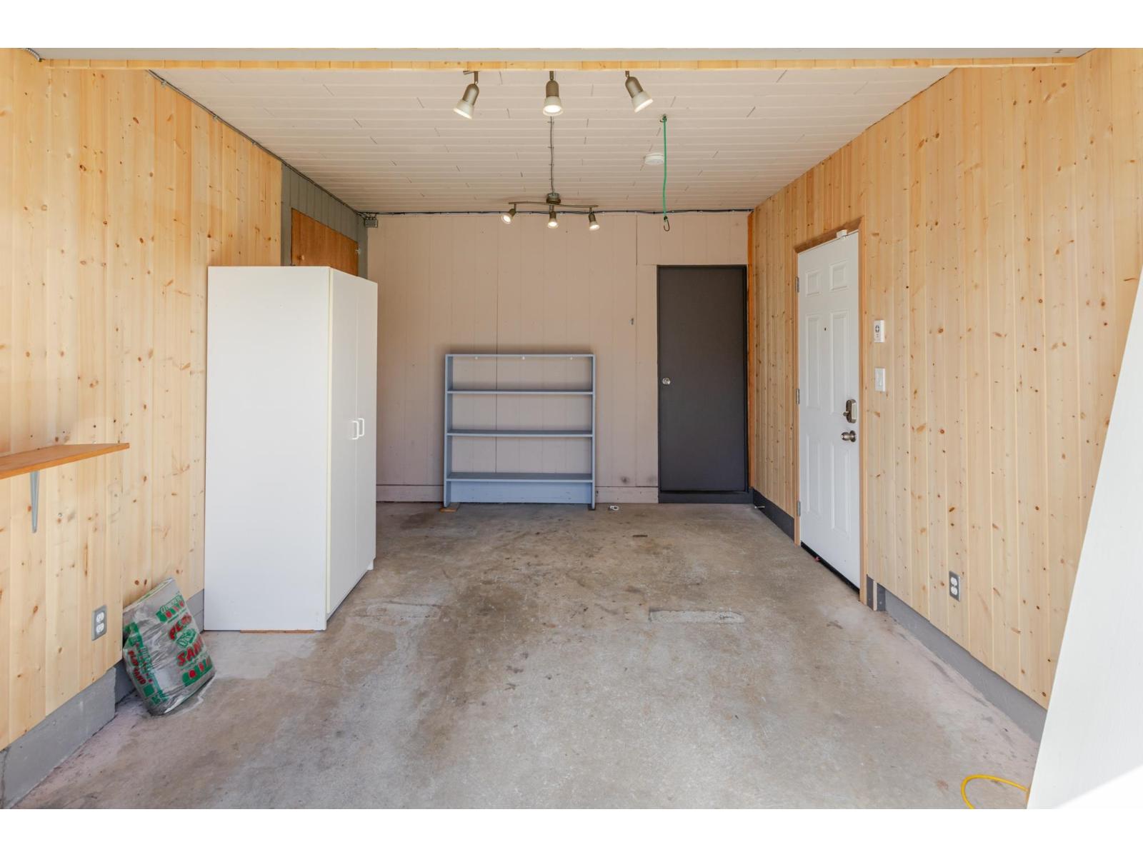 240 DAVIS CRESCENT, Langley