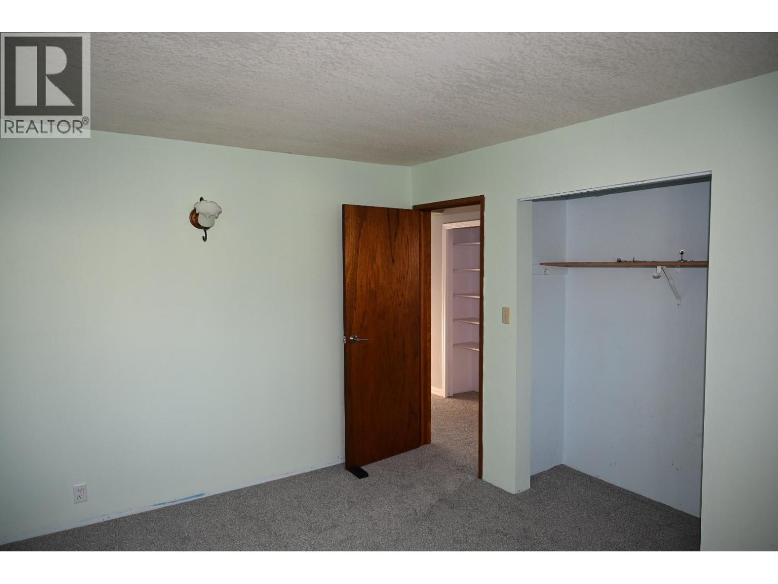 2560 Colony Street, Armstrong