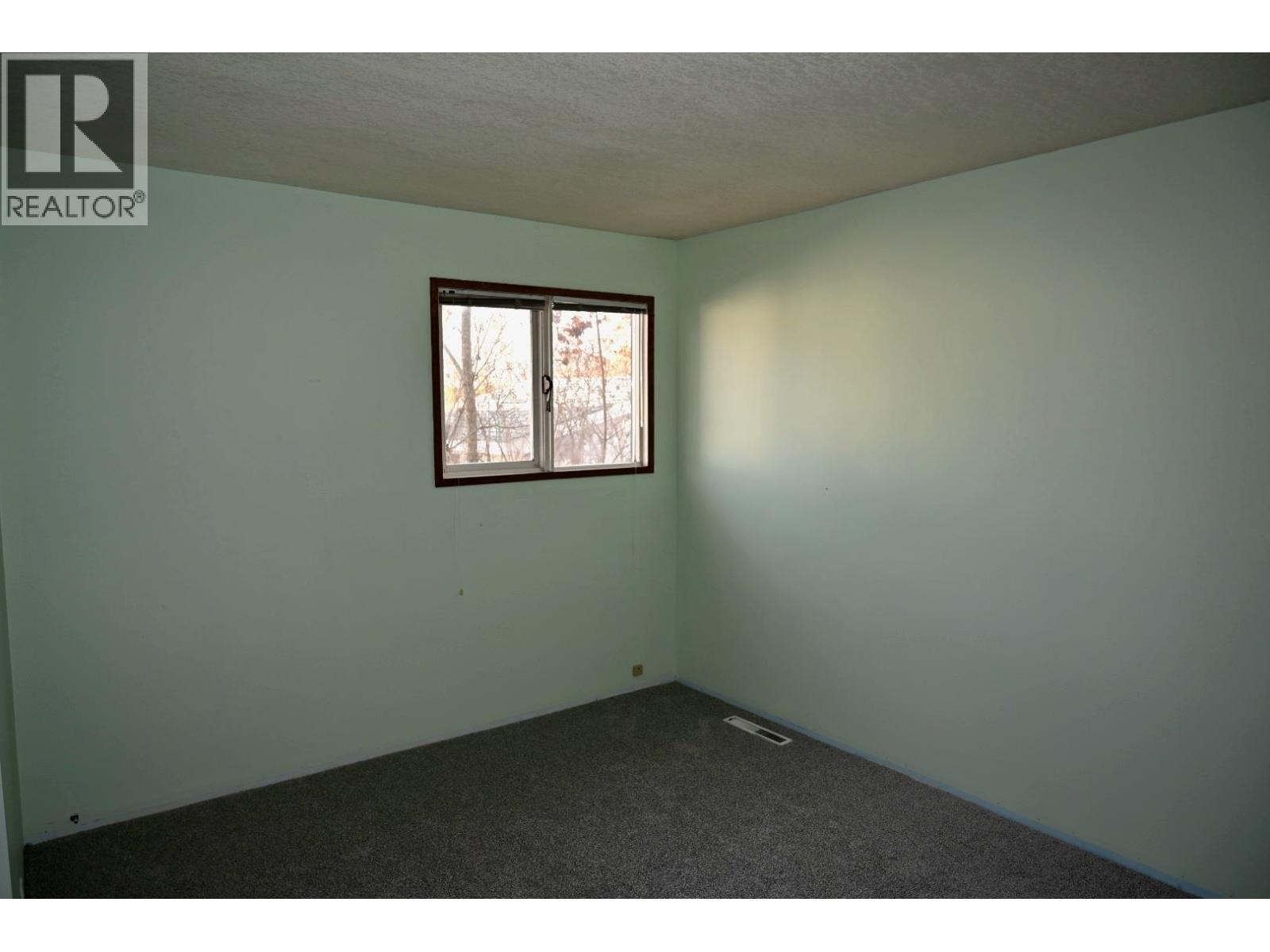 2560 Colony Street, Armstrong