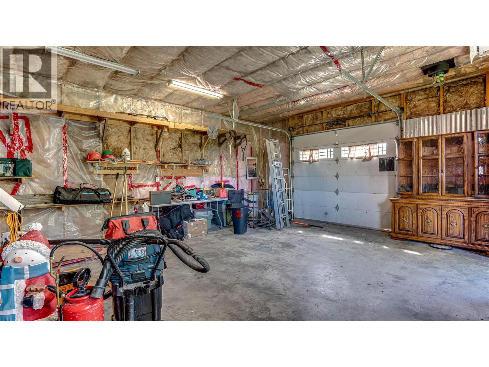 2560 Colony Street, Armstrong