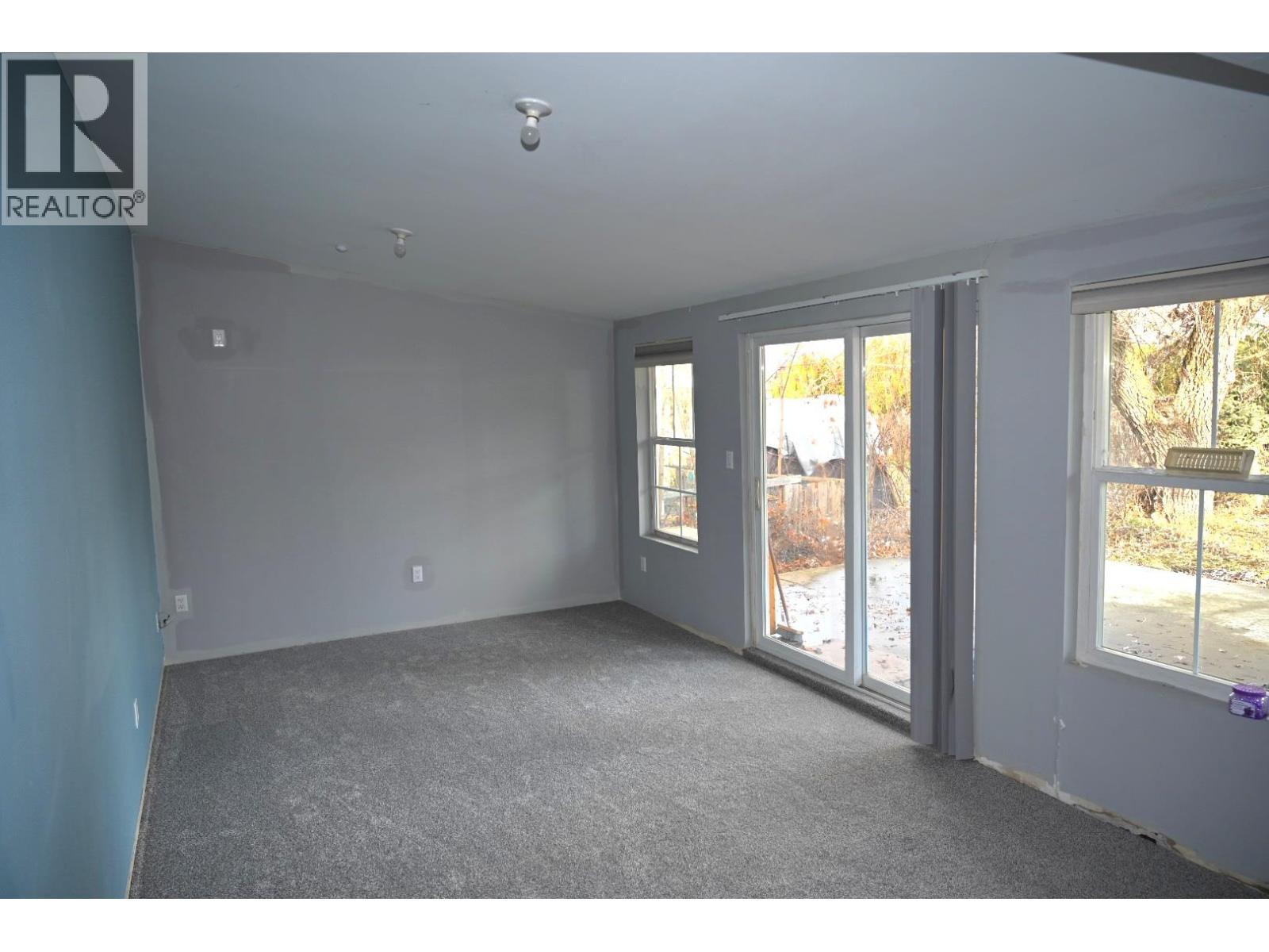 2560 Colony Street, Armstrong