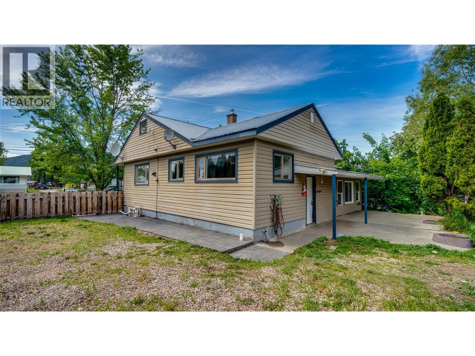 2560 Colony Street, Armstrong