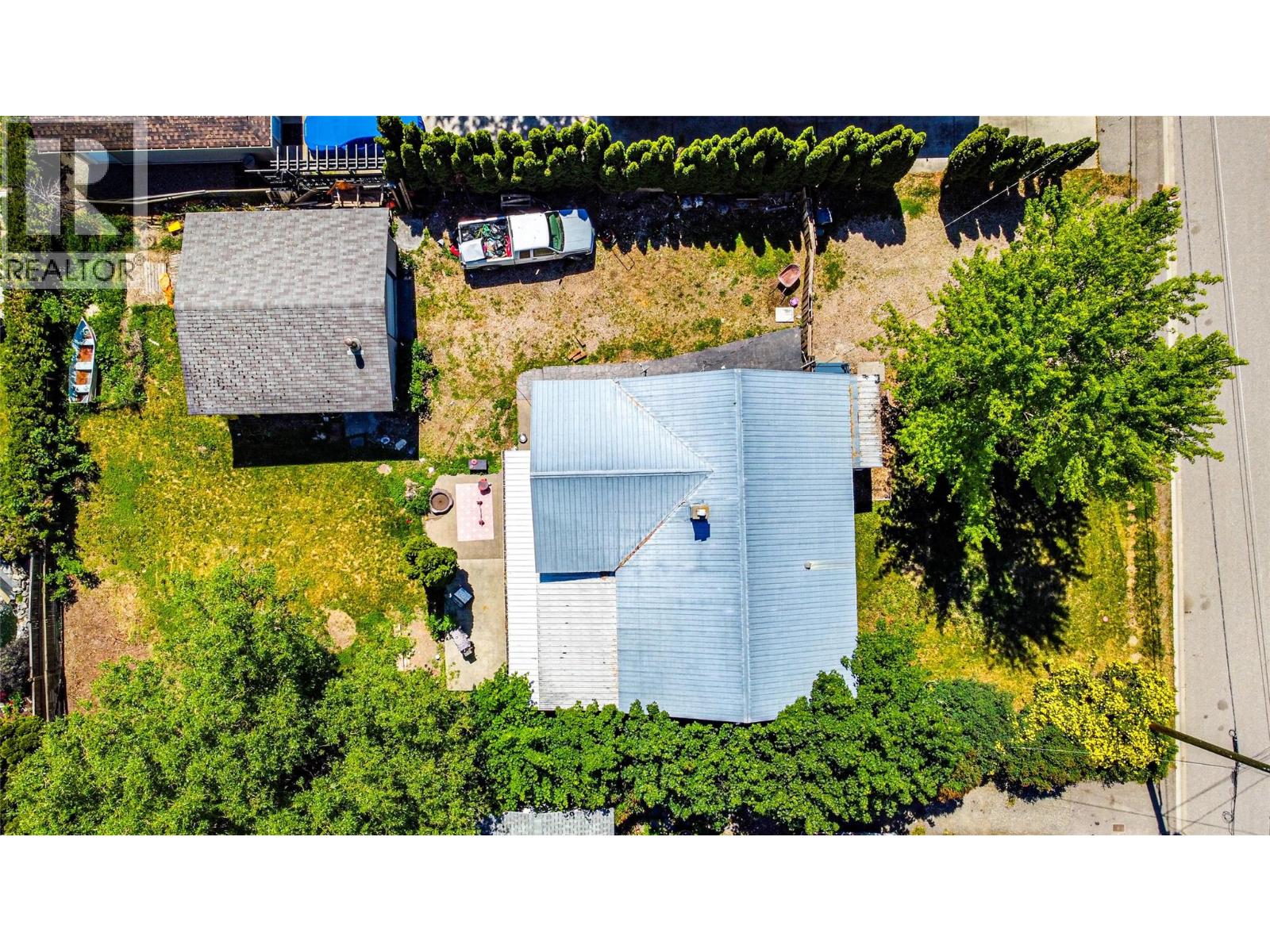 2560 Colony Street, Armstrong