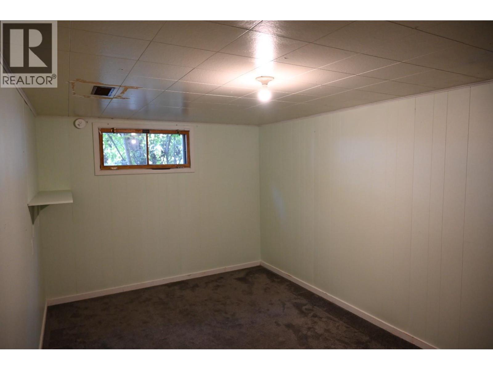 2560 Colony Street, Armstrong