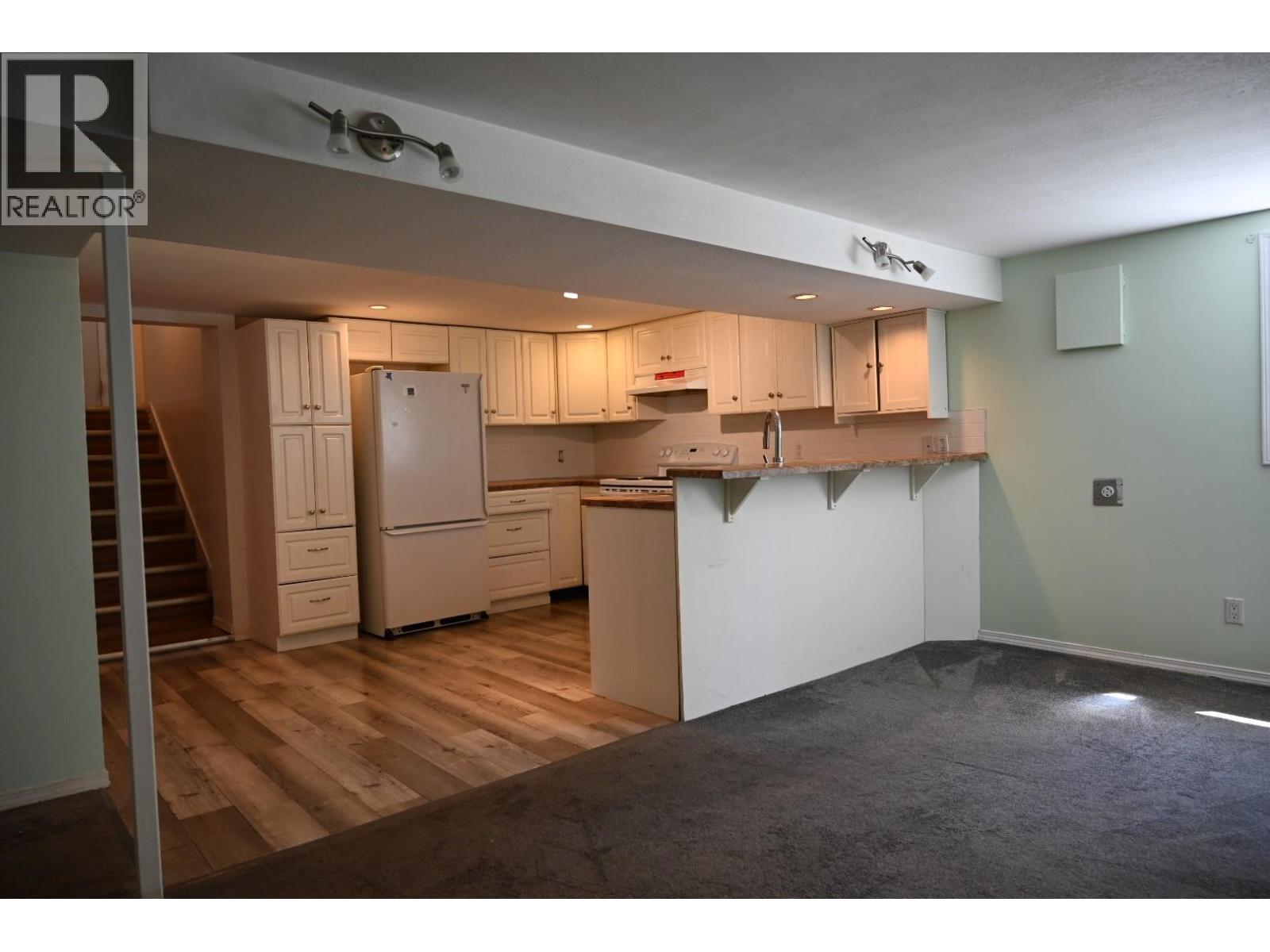 2560 Colony Street, Armstrong