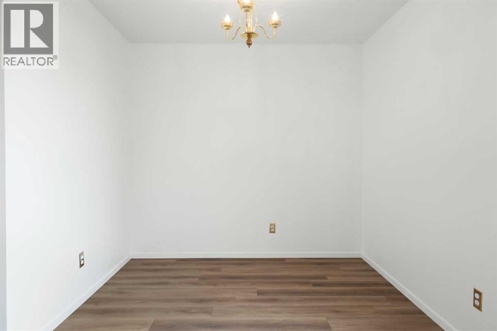 Single Family House Bungalow for Sale in  Dovercliffe Close SE Dover Calgary 