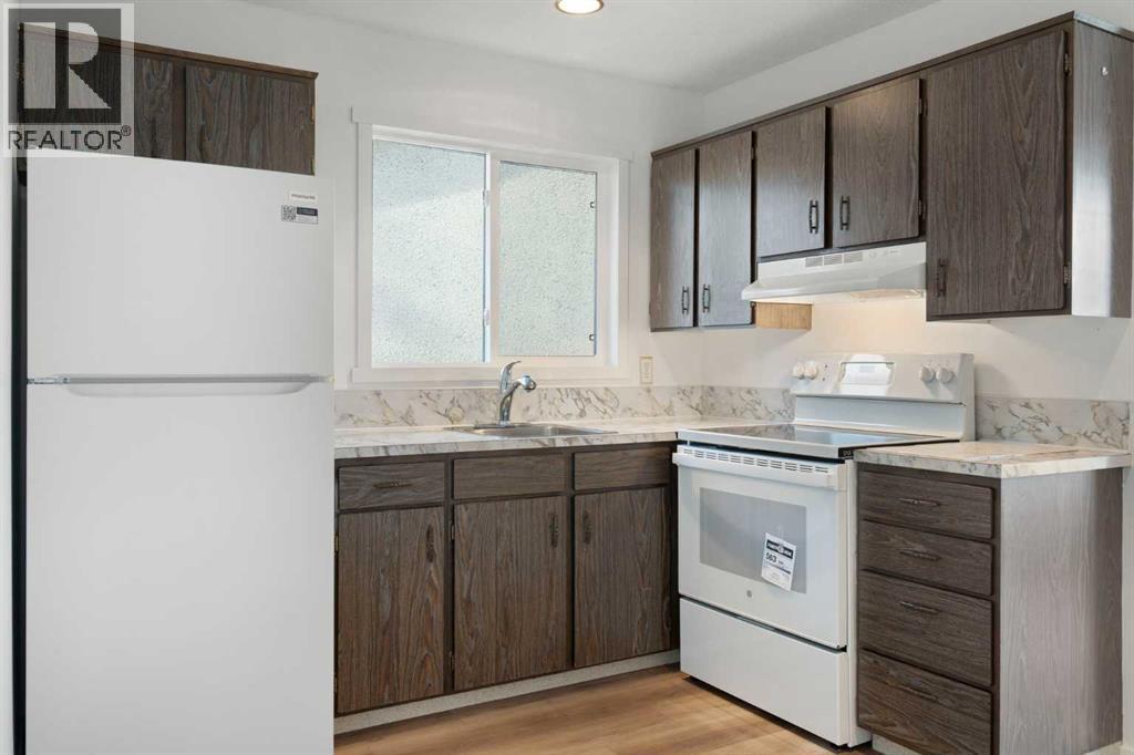 Single Family House Bungalow for Sale in  Dovercliffe Close SE Dover Calgary 