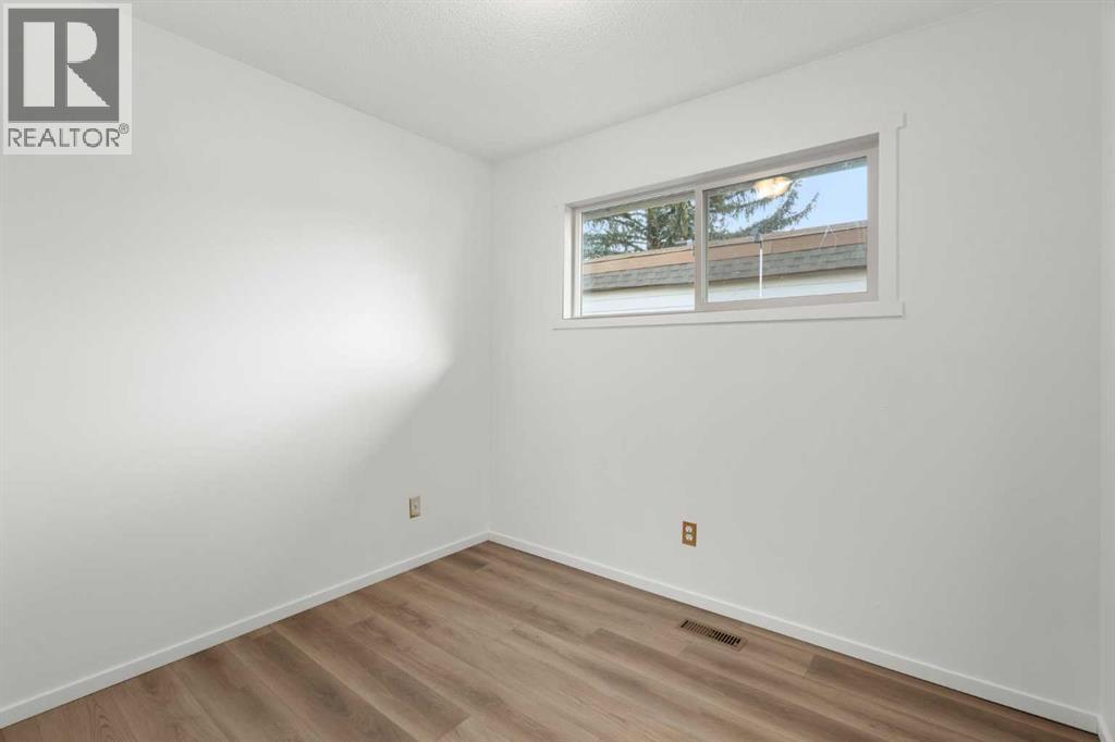 Single Family House Bungalow for Sale in  Dovercliffe Close SE Dover Calgary 